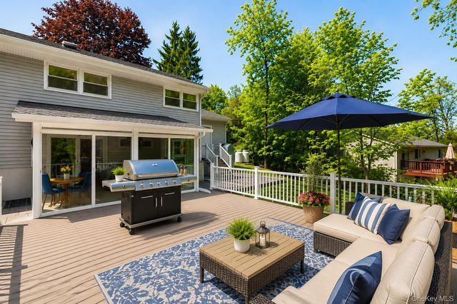 18 Collier Drive E, Carmel, NY 10512