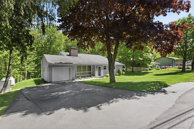 18 Collier Drive E, Carmel, NY 10512
