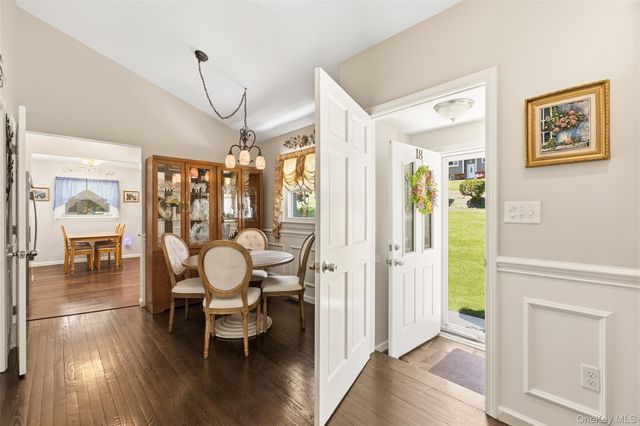 18 Collier Drive E, Carmel, NY 10512