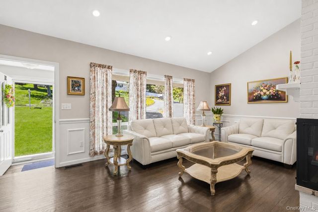18 Collier Drive E, Carmel, NY 10512
