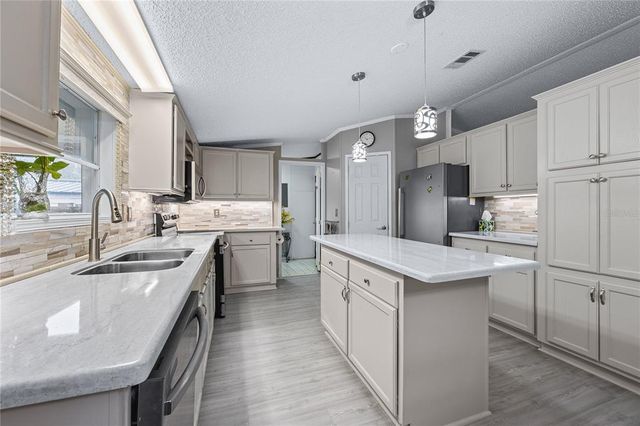 156 SW DOE GLEN, Lake City, FL 32024