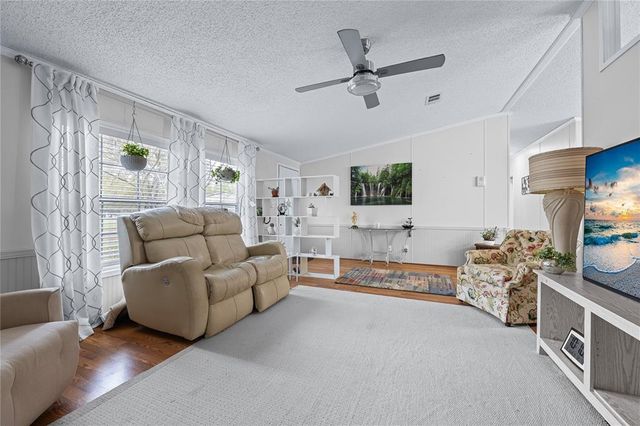 156 SW DOE GLEN, Lake City, FL 32024