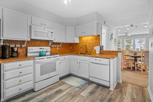 4999 Highway 17 Business Unit 108 D, Murrells Inlet, SC 29576