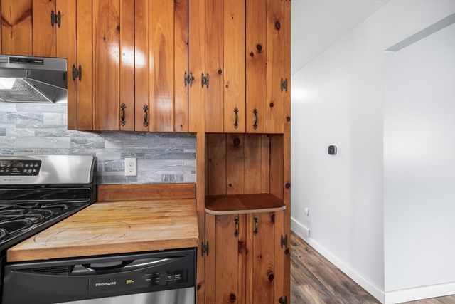 21 Lafayette St, Amesbury, MA 01913