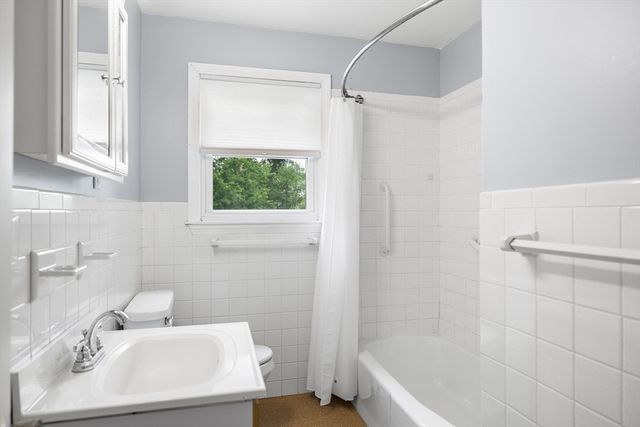 21 Lafayette St, Amesbury, MA 01913