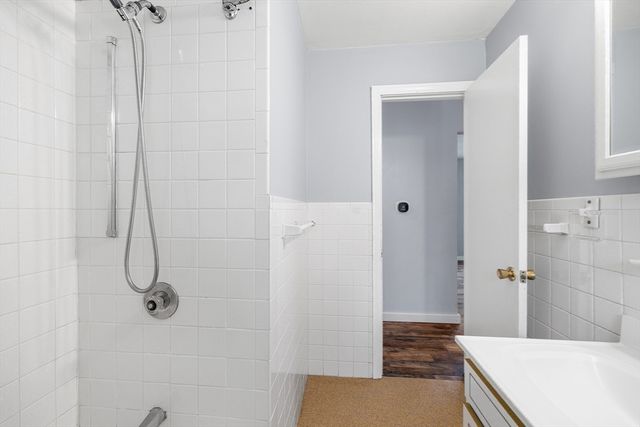 21 Lafayette St, Amesbury, MA 01913