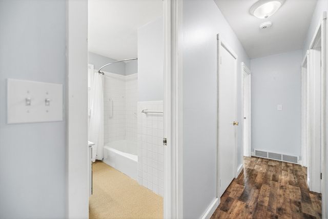 21 Lafayette St, Amesbury, MA 01913