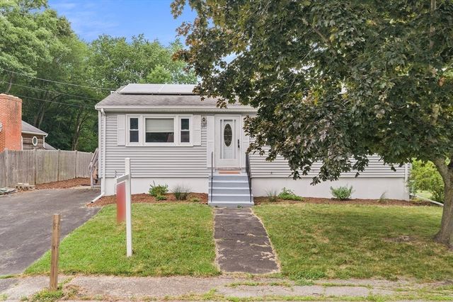 21 Lafayette St, Amesbury, MA 01913