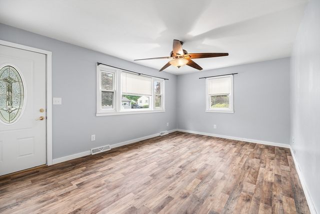 21 Lafayette St, Amesbury, MA 01913