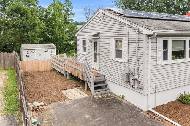 21 Lafayette St, Amesbury, MA 01913