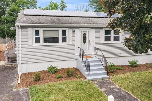 21 Lafayette St, Amesbury, MA 01913