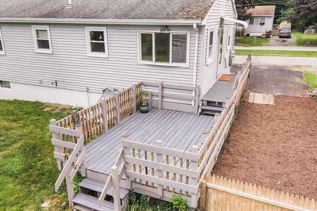 21 Lafayette St, Amesbury, MA 01913