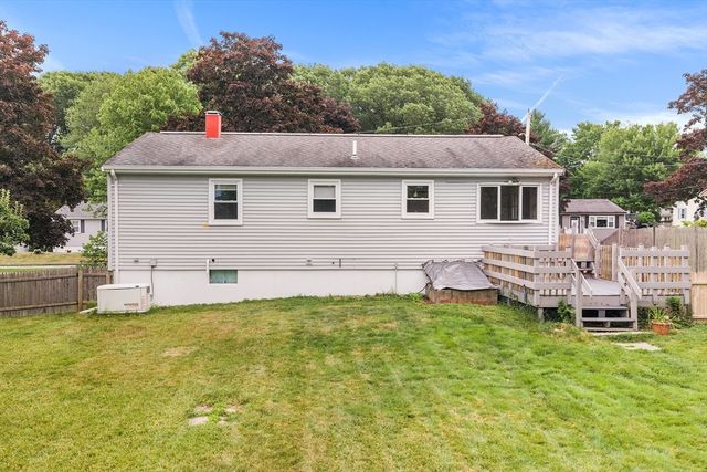 21 Lafayette St, Amesbury, MA 01913