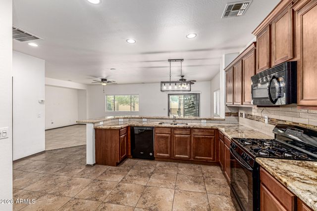 525 W REEVES Avenue, San Tan Valley, AZ 85140