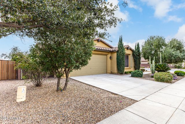 525 W REEVES Avenue, San Tan Valley, AZ 85140