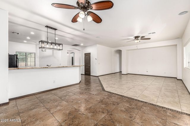 525 W REEVES Avenue, San Tan Valley, AZ 85140