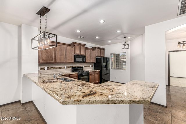 525 W REEVES Avenue, San Tan Valley, AZ 85140