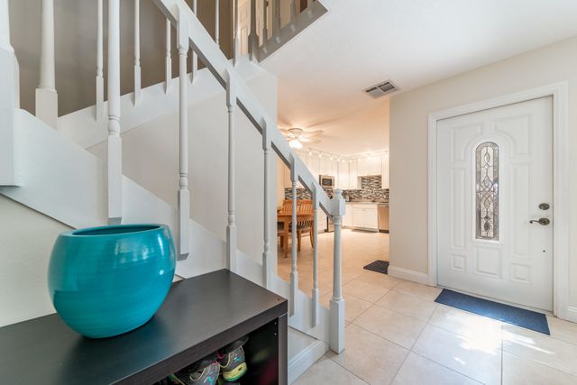 717 7TH Lane, Palm Beach Gardens, FL 33418