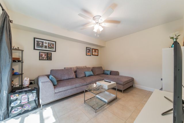 717 7TH Lane, Palm Beach Gardens, FL 33418