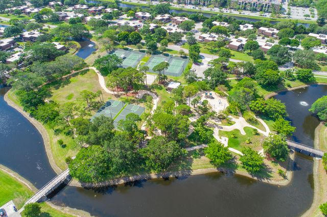 717 7TH Lane, Palm Beach Gardens, FL 33418
