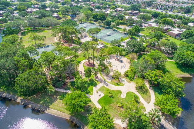 717 7TH Lane, Palm Beach Gardens, FL 33418