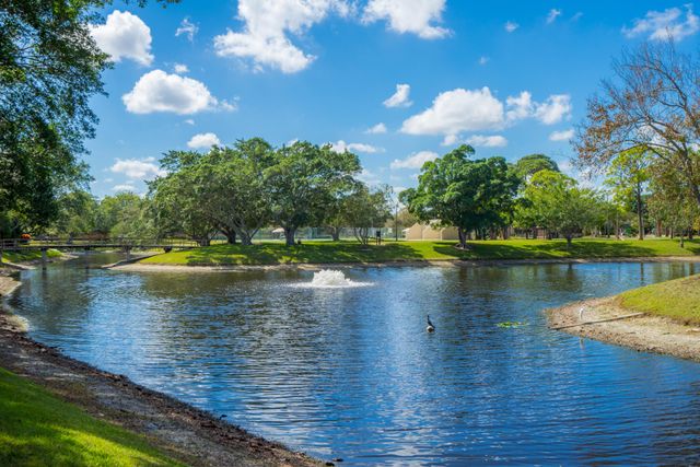 717 7TH Lane, Palm Beach Gardens, FL 33418