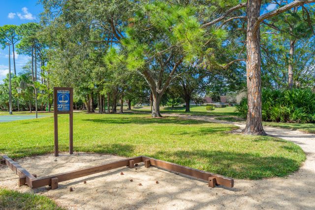 717 7TH Lane, Palm Beach Gardens, FL 33418