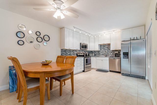 717 7TH Lane, Palm Beach Gardens, FL 33418