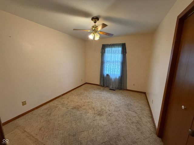 8020 W Deaver Road, Columbus, IN 47201