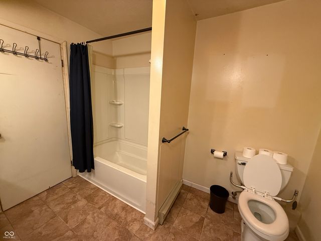 8020 W Deaver Road, Columbus, IN 47201