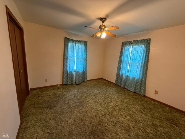 8020 W Deaver Road, Columbus, IN 47201