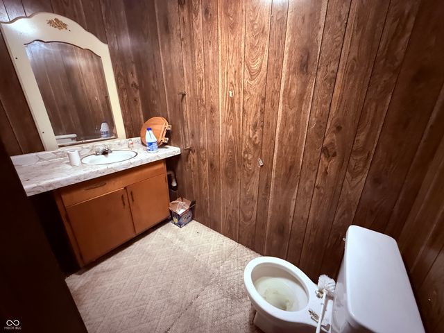 8020 W Deaver Road, Columbus, IN 47201