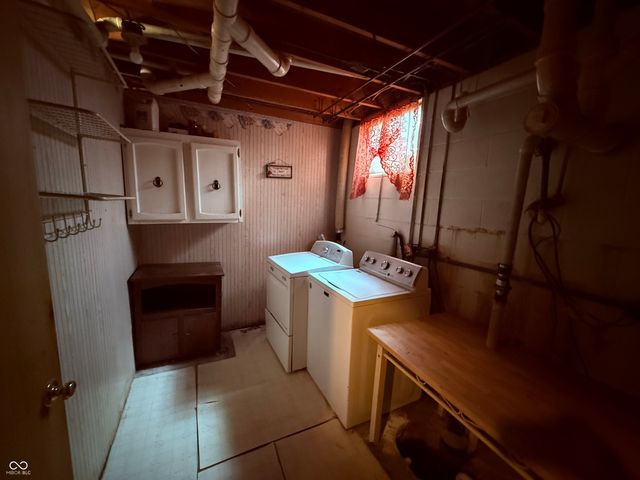 8020 W Deaver Road, Columbus, IN 47201