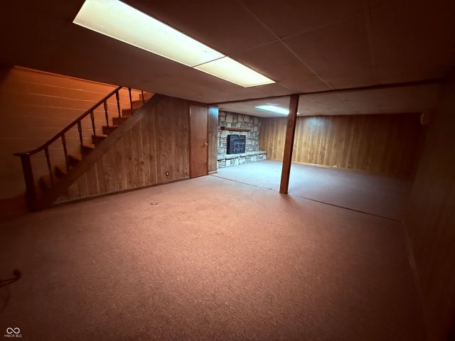 8020 W Deaver Road, Columbus, IN 47201