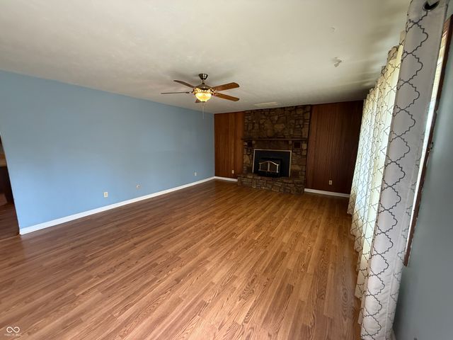 8020 W Deaver Road, Columbus, IN 47201