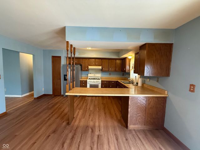 8020 W Deaver Road, Columbus, IN 47201