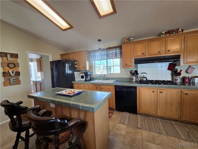 19688 S Diamondback Road, Yucca, AZ 86438