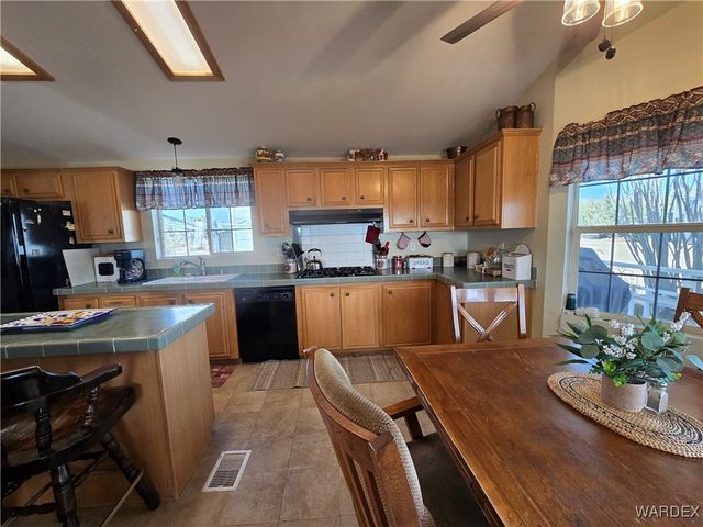 19688 S Diamondback Road, Yucca, AZ 86438