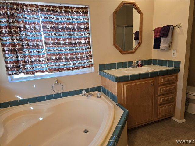 19688 S Diamondback Road, Yucca, AZ 86438