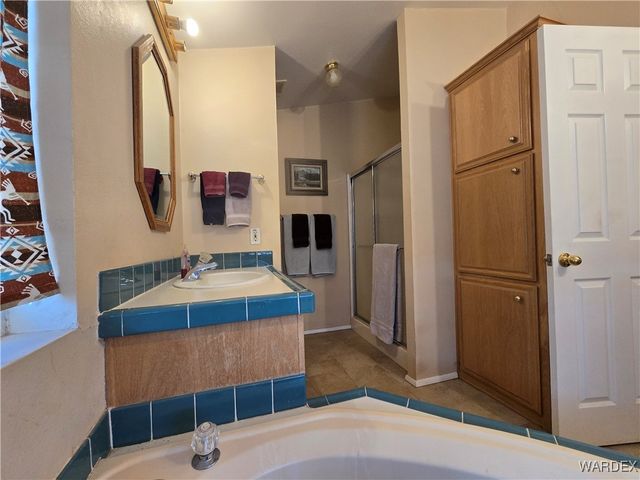 19688 S Diamondback Road, Yucca, AZ 86438