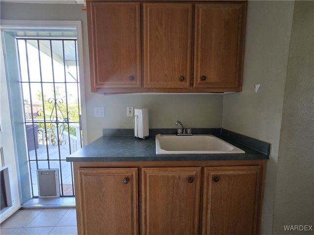 19688 S Diamondback Road, Yucca, AZ 86438