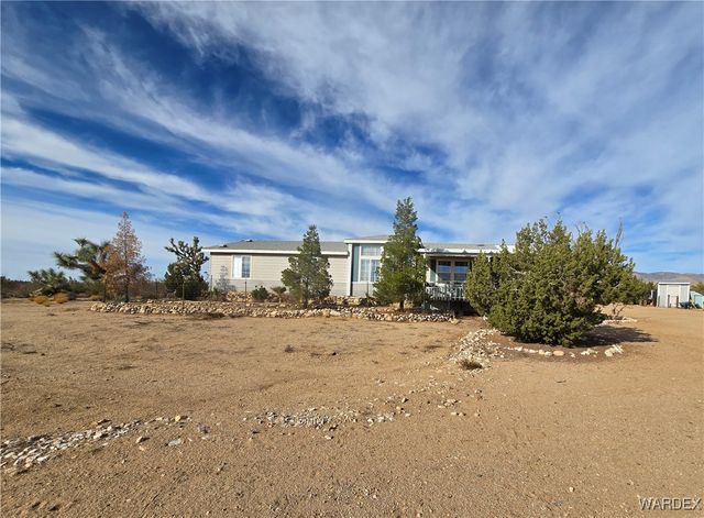 19688 S Diamondback Road, Yucca, AZ 86438