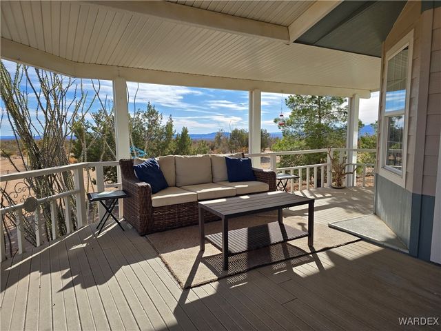 19688 S Diamondback Road, Yucca, AZ 86438