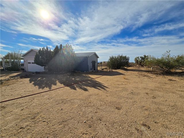 19688 S Diamondback Road, Yucca, AZ 86438