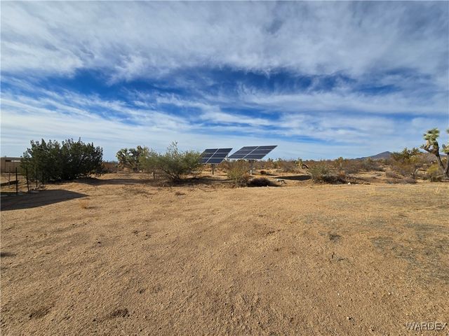 19688 S Diamondback Road, Yucca, AZ 86438