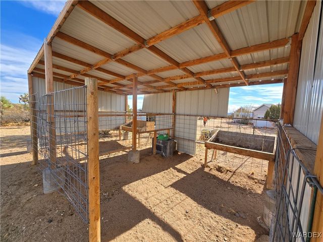 19688 S Diamondback Road, Yucca, AZ 86438