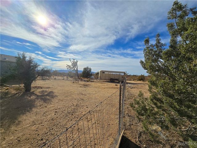 19688 S Diamondback Road, Yucca, AZ 86438