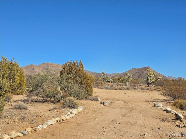 19688 S Diamondback Road, Yucca, AZ 86438