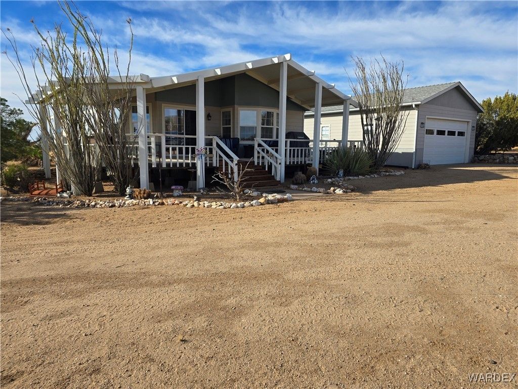 19688 S Diamondback Road, Yucca, AZ 86438