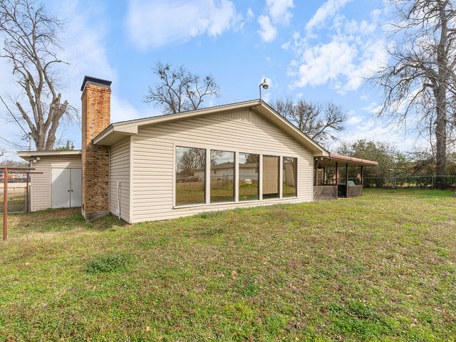 508 Helena St, Winnsboro, TX 75494